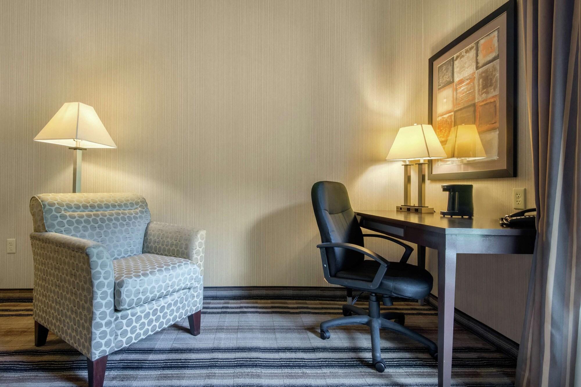 Hampton Inn Мидвилл Экстерьер фото